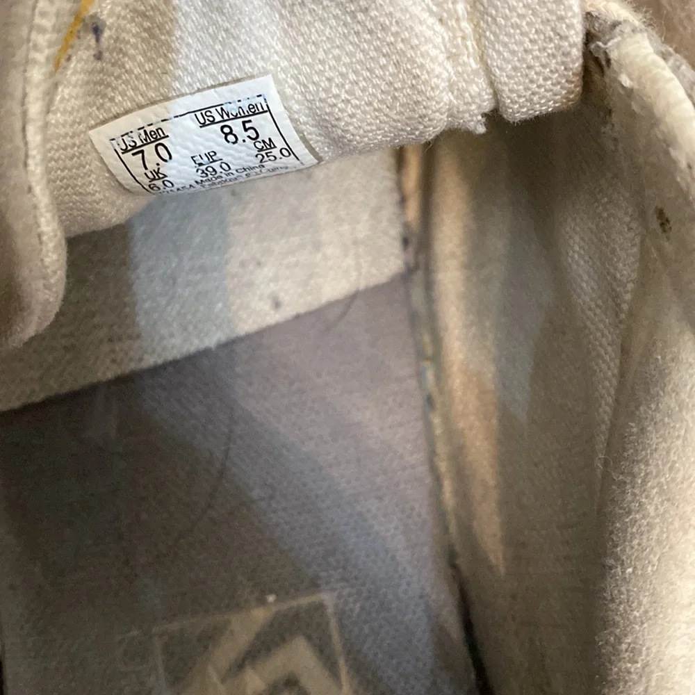 WATERPROOF Cushion Vans